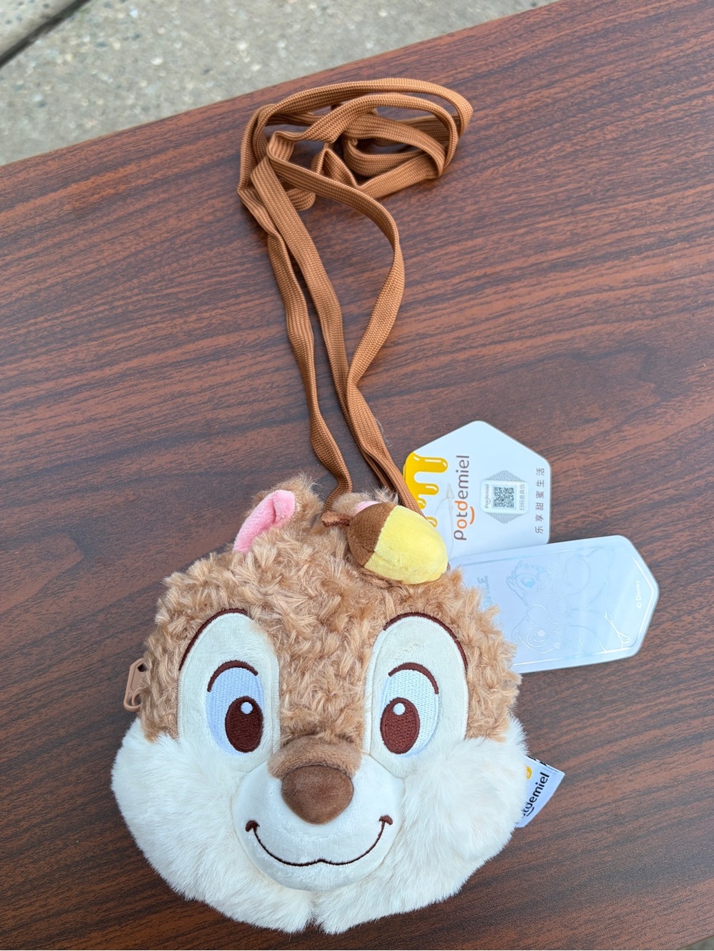 Disney Chip ’n Dale Dale Potdemiel Plush Crossbody Bag Acorn NWT